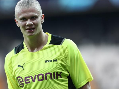 法媒：姆巴佩向巴黎索赔2.4亿欧，巴黎则要求姆巴佩赔偿1.8亿（法媒称姆巴佩向巴黎追讨2.4亿欧元，巴黎反向索赔1.8亿）