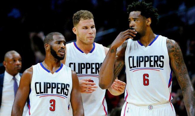 中超：武汉三镇主场1-0小胜上海申花（中超：武汉三镇主场1比0力克上海申花）