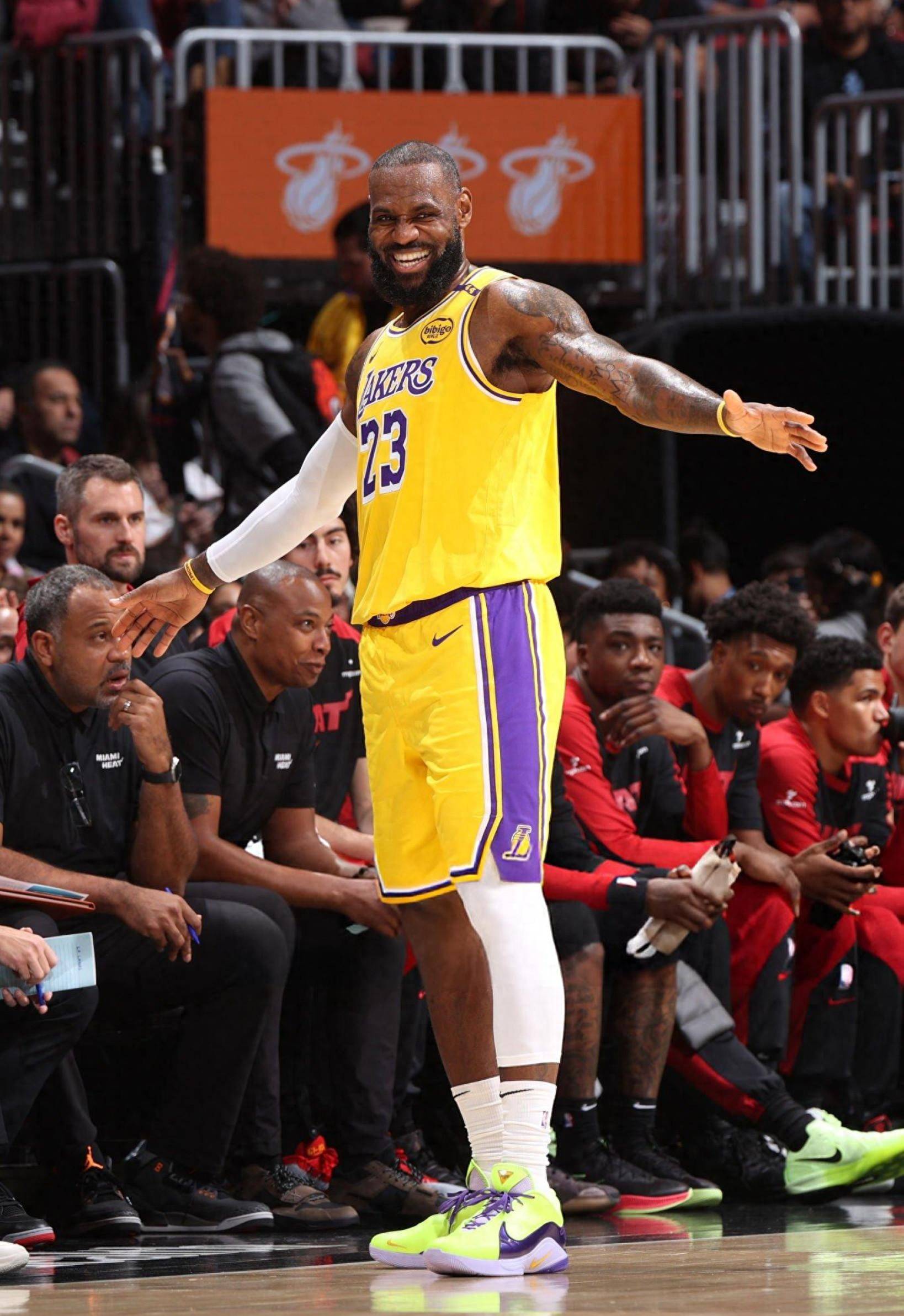 拿到50冠再退役，梅西已经是历史第一人了吗？（拿下第50冠再挂靴，梅西能否加冕史上第一？）