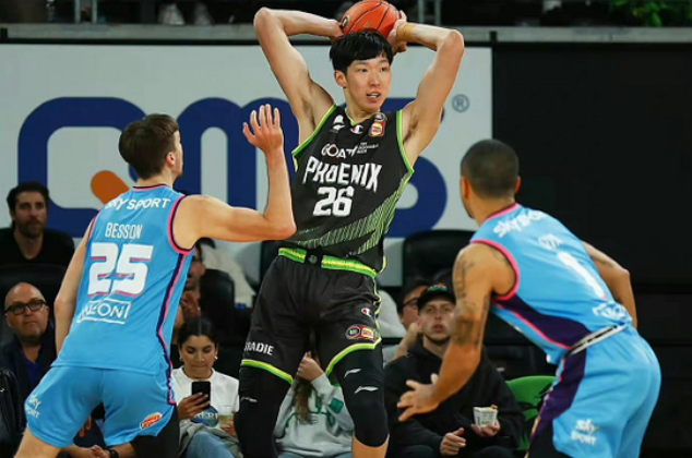 梅西的魅力，特朗普女儿伊万卡现场观战迈阿密国际比赛（梅西风采尽显，特朗普之女伊万卡现身观战迈阿密国际比赛）