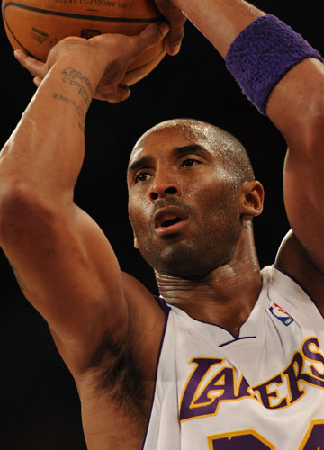 法甲战报：隆吉耶远射建功，雷恩1-0客胜梅斯（法甲：隆吉耶远射制胜，雷恩客场1-0力克梅斯）