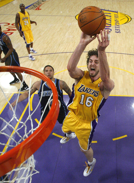 侯森：父亲一直劝我悠着点，但我没劲儿也要把精力用完给国安（侯森：父亲劝我别太拼，我宁可耗尽力气也要为国安拼到最后）