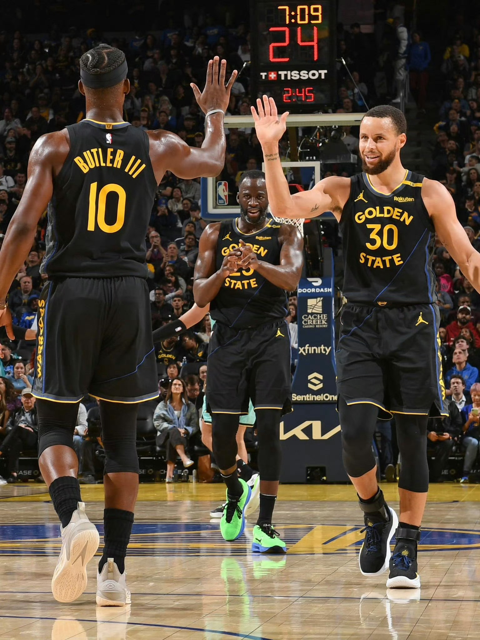 11球，巴萨是欧冠改制以来打入乌龙球最多的球队（欧冠改制以来，巴萨以11个乌龙球居首）