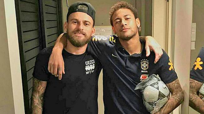 王洪亮：85一代球员爱学习沟通多；希望有机会去欧洲深度提高（王洪亮：85后球员善学善沟通，盼赴欧洲深造提升）