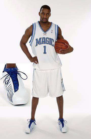 葡萄牙vs亚美尼亚：C罗停赛，莱奥、B费、B席首发出战（葡萄牙对阵亚美尼亚：C罗停赛缺席，莱奥、B费、B席领衔首发）