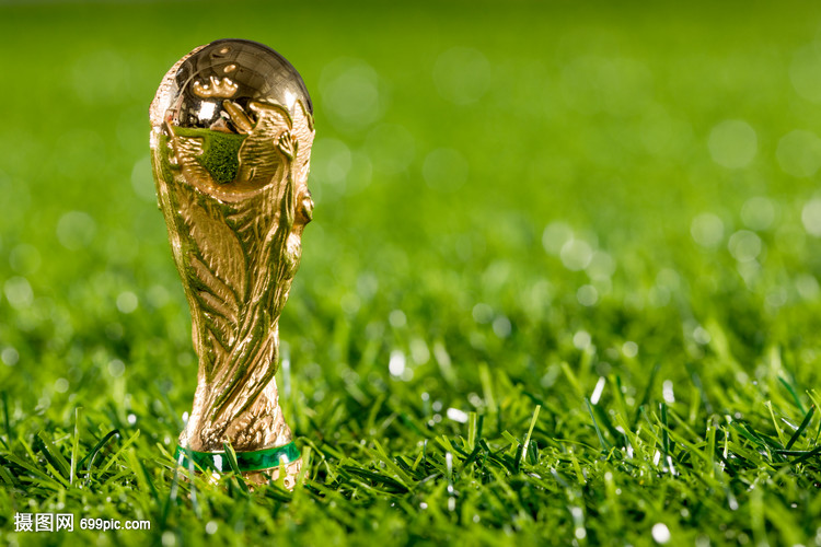 全市场：米兰正在寻找中锋，有意菲尔克鲁格和瑟洛特（据全市场，米兰寻锋瞄准菲尔克鲁格和瑟洛特）