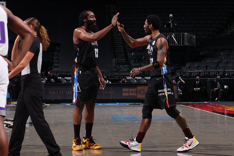 新援阿里亚斯参加了狼队在西班牙的首堂训练课！🇨🇴（阿里亚斯亮相狼队西班牙首训！🇨🇴）