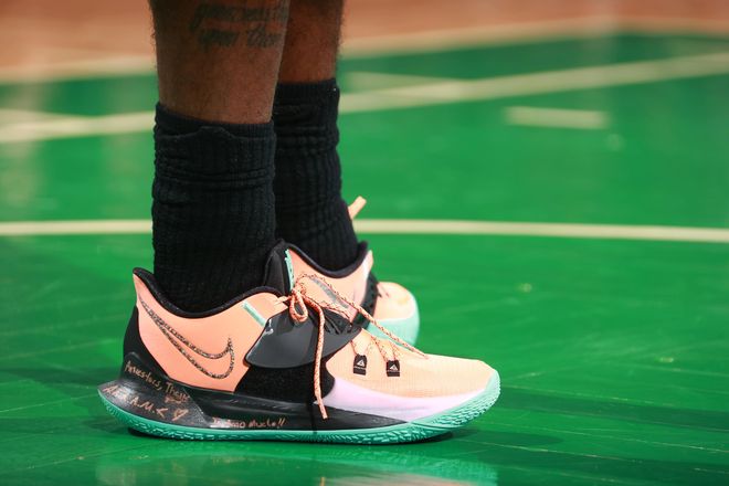 若莱万今晚进球，布鲁日将成为他欧冠中打入进球的第39个对手（莱万若今夜破门，布鲁日将成其欧冠第39个被他攻破的对手）