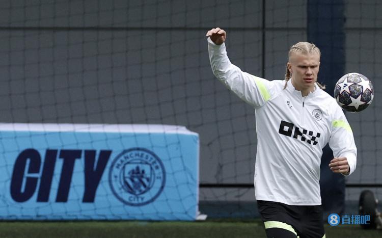 足球曝世界足坛将全面引入AI判罚系统（全球足坛将全面启用AI判罚系统）