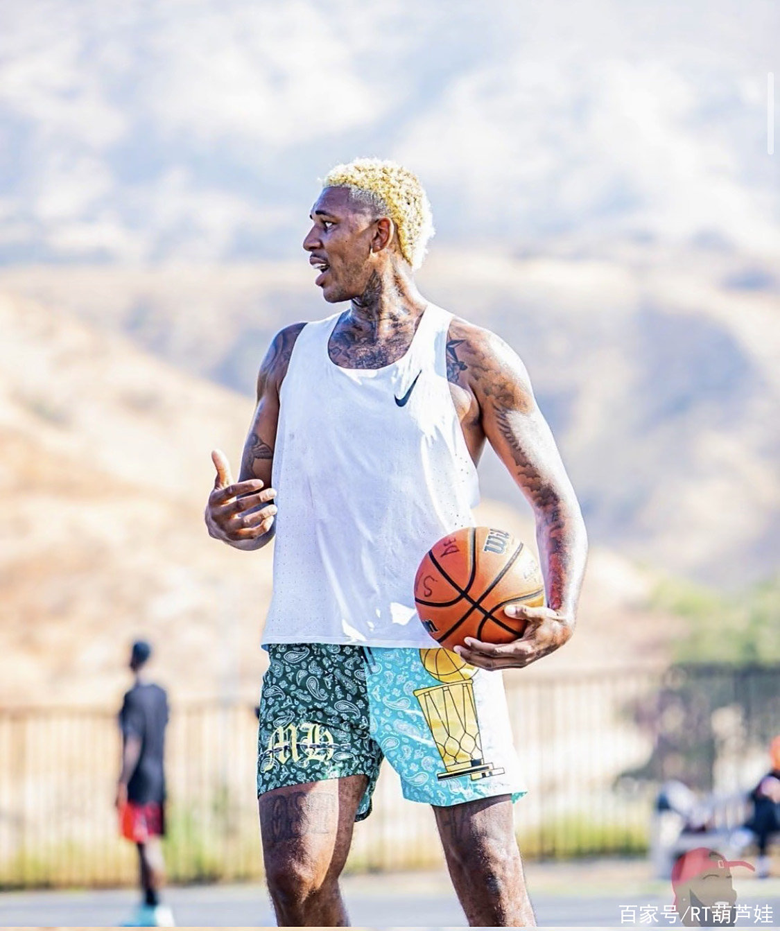 李玮锋率苏州队夺双城赛冠军：过来帮好忙，把队伍组合得更好（李玮锋带苏州队加冕双城赛冠军：到来助力，球队配合更趋默契）