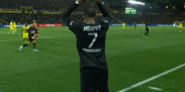 巴萨临时更换发布会人选，德容让位马丁内斯