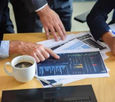 Over The Solution Work Financial  Of Provided Company. - 九游
